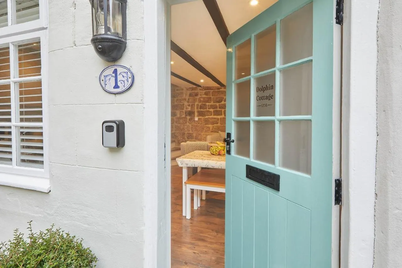 Host & Stay - Dolphin Cottage 1736 Whitby 0*,  United Kingdom