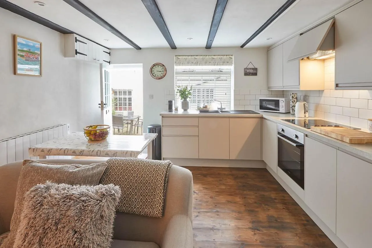 Host & Stay - Dolphin Cottage 1736 Whitby